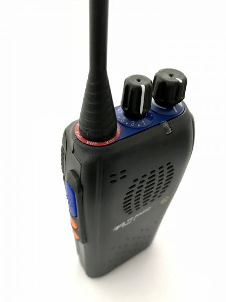 EXPLICATION POUR UTILISER LA VHF EN LOCATION DE BATEAU 